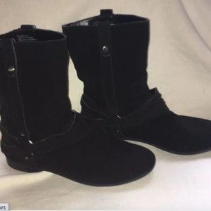 Sam & Libby Black Suede Buckle Side Pull On Above 1"Heel Ankle Booties E…